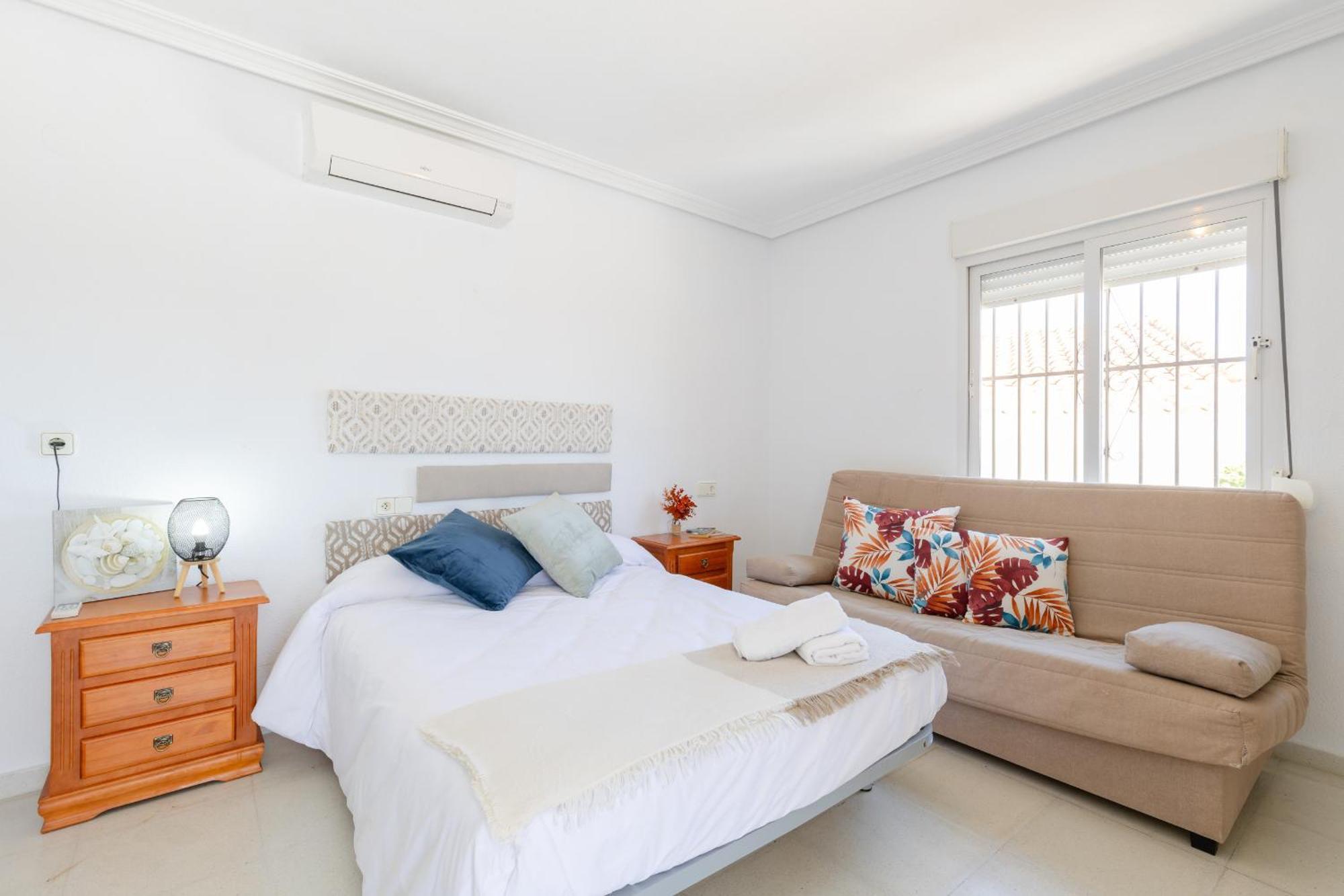 Fidalsa Grand Mediterranean Beachfront Villa Playa Flamenca Eksteriør billede