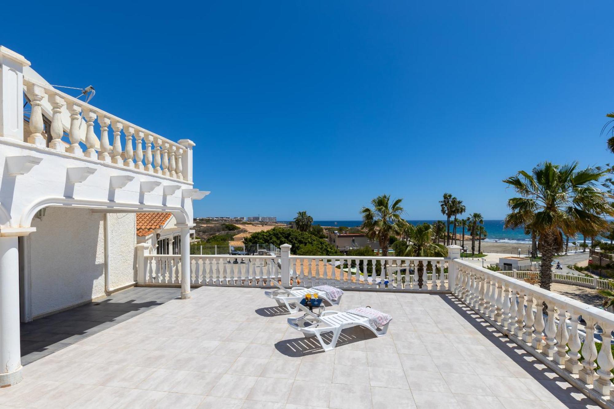 Fidalsa Grand Mediterranean Beachfront Villa Playa Flamenca Eksteriør billede